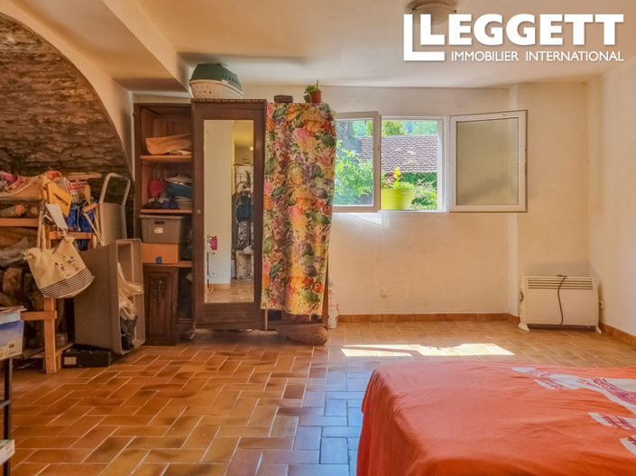 Image No.10-1 Bed House for sale