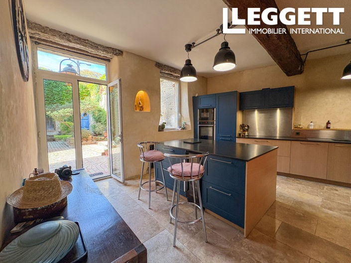 Image No.8-6 Bed House for sale