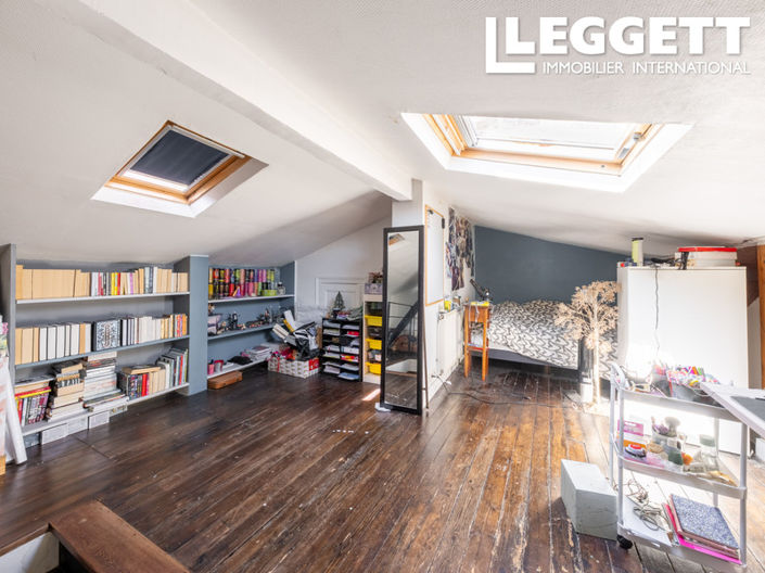 Image No.10-5 Bed House for sale