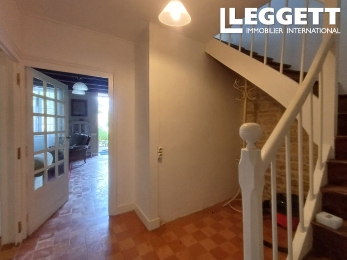 Image No.6-5 Bed House for sale