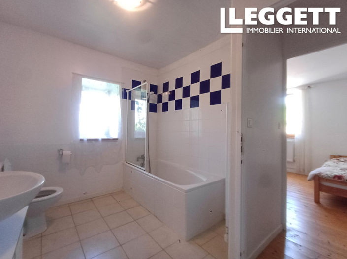 Image No.9-5 Bed House for sale