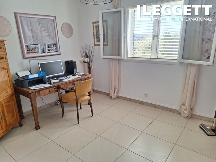 Image No.10-4 Bed House for sale