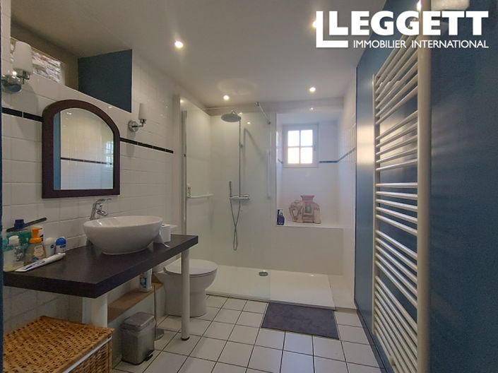 Image No.8-4 Bed House for sale