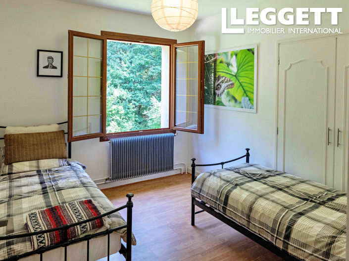 Image No.10-3 Bed House for sale