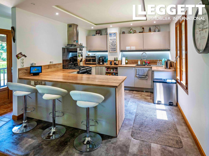 Image No.5-3 Bed House for sale