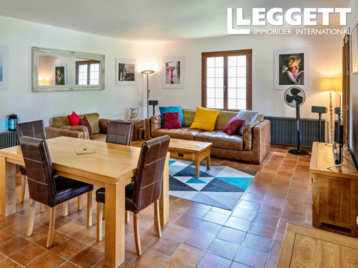 Image No.6-3 Bed House for sale