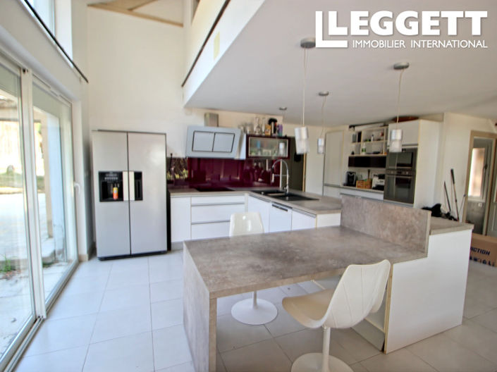 Image No.5-4 Bed House for sale