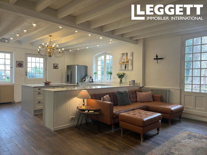 Image No.2-8 Bed House for sale