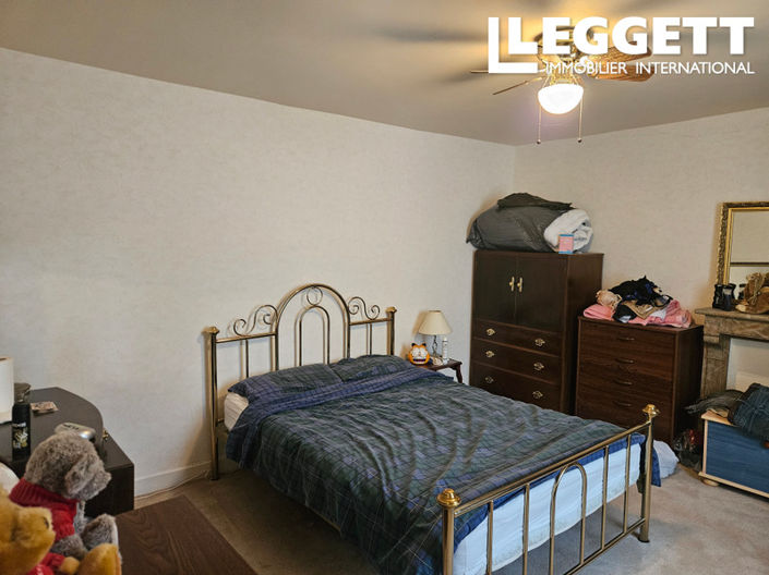 Image No.5-6 Bed House for sale