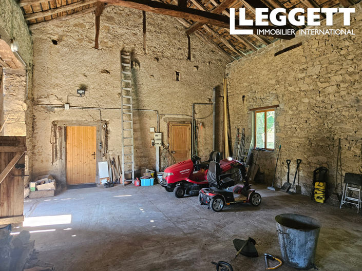 Image No.8-6 Bed House for sale