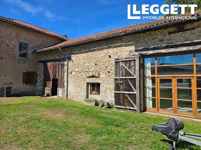 Image No.8-6 Bed House for sale