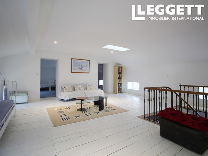 Image No.10-7 Bed House for sale