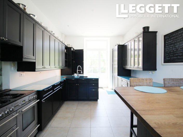 Image No.7-7 Bed House for sale