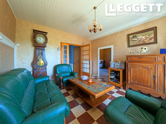 Image No.6-4 Bed House for sale