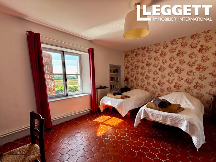 Image No.5-14 Bed Chateaux for sale