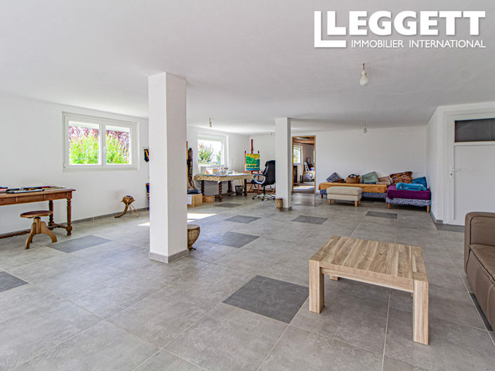 Image No.7-4 Bed House for sale