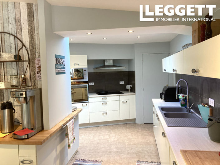 Image No.9-5 Bed House for sale