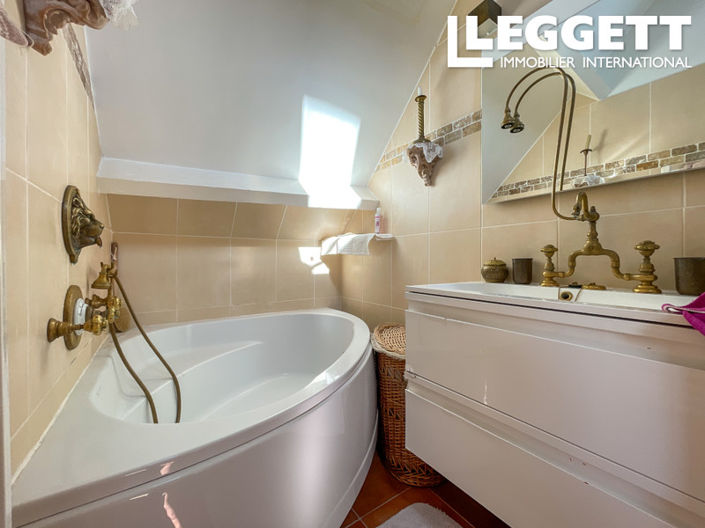 Image No.6-2 Bed House for sale