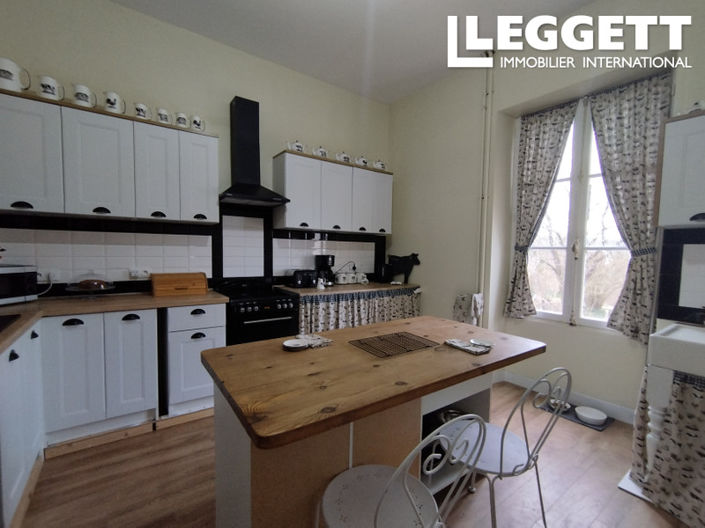 Image No.2-4 Bed House for sale