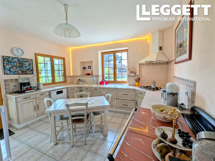 Image No.4-7 Bed House for sale