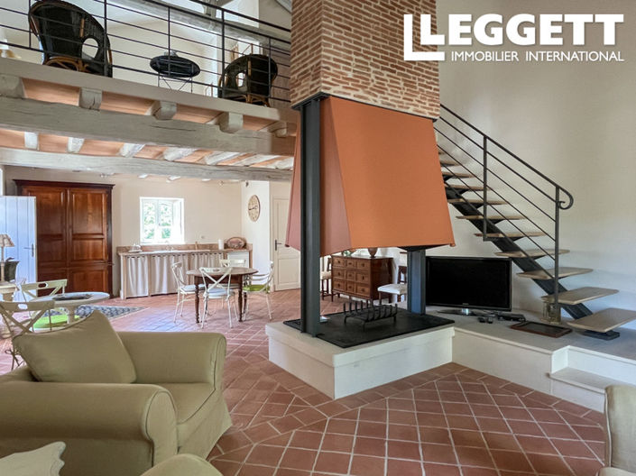 Image No.7-7 Bed House for sale