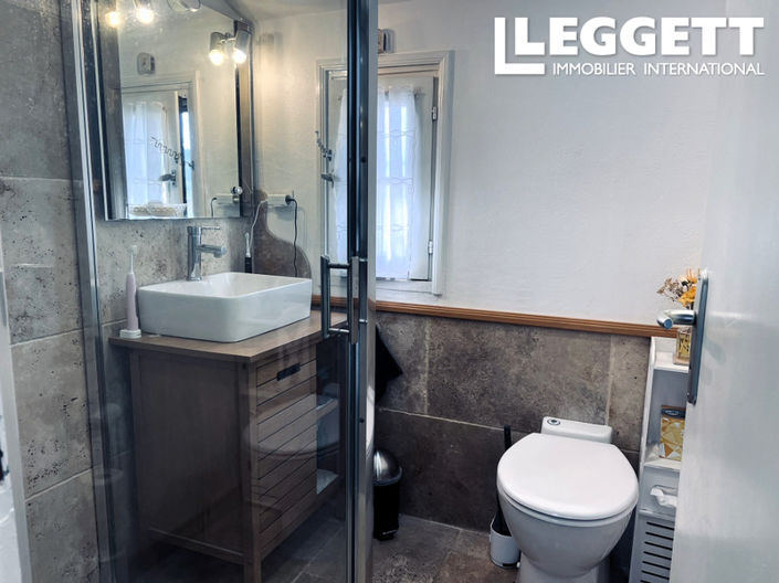 Image No.10-3 Bed House for sale