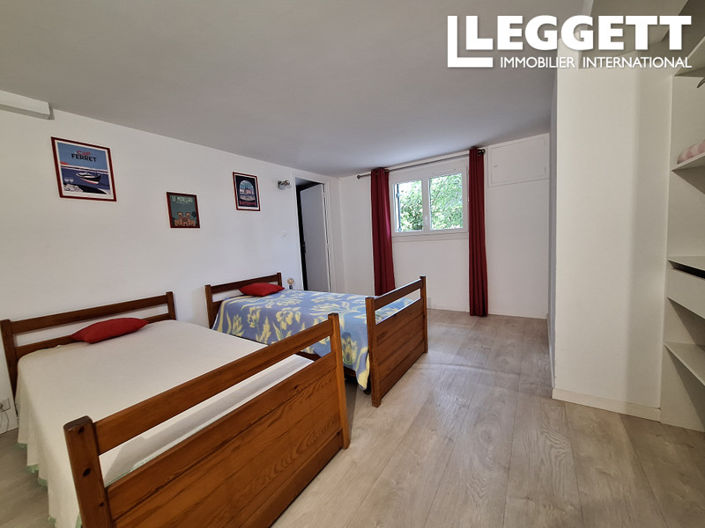 Image No.6-5 Bed House for sale