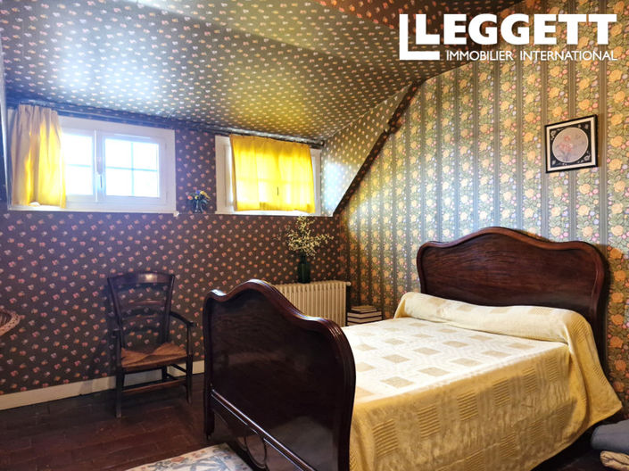 Image No.6-5 Bed House for sale