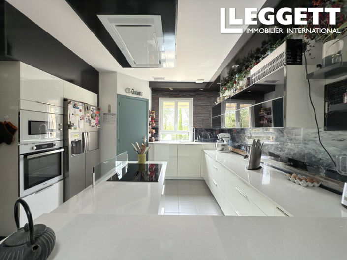 Image No.2-5 Bed House for sale