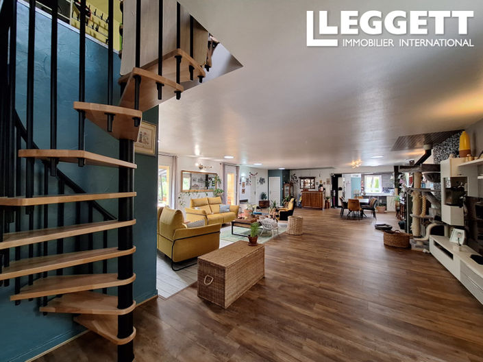 Image No.2-5 Bed House for sale