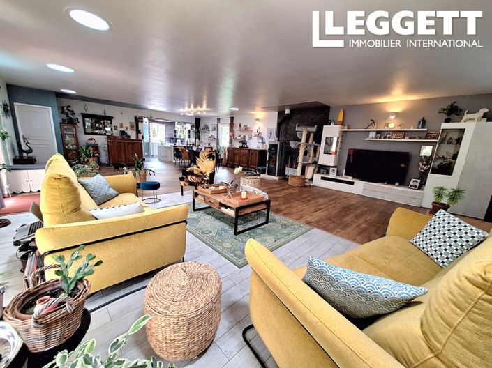 Image No.4-5 Bed House for sale