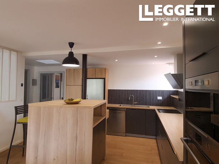 Image No.6-6 Bed House for sale