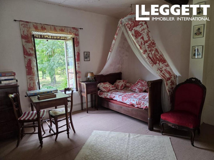 Image No.5-Maison de 6 chambres à vendre à Monteignet-sur-l'Andelot