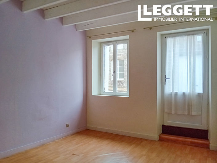 Image No.6-5 Bed House for sale