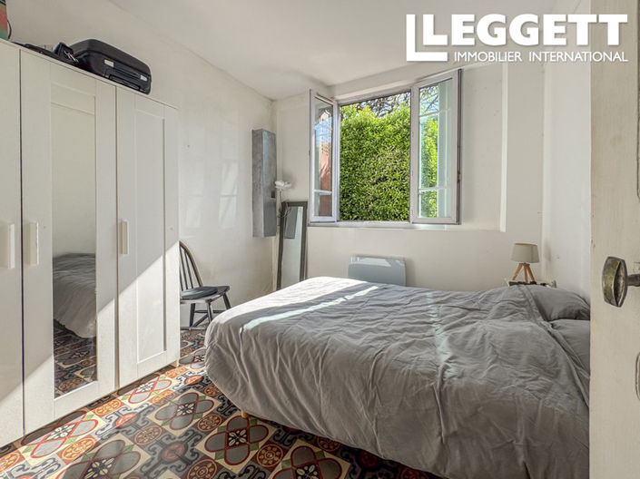 Image No.6-5 Bed House for sale