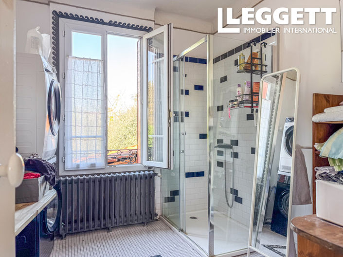 Image No.8-5 Bed House for sale