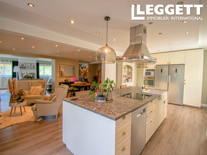 Image No.2-4 Bed House for sale