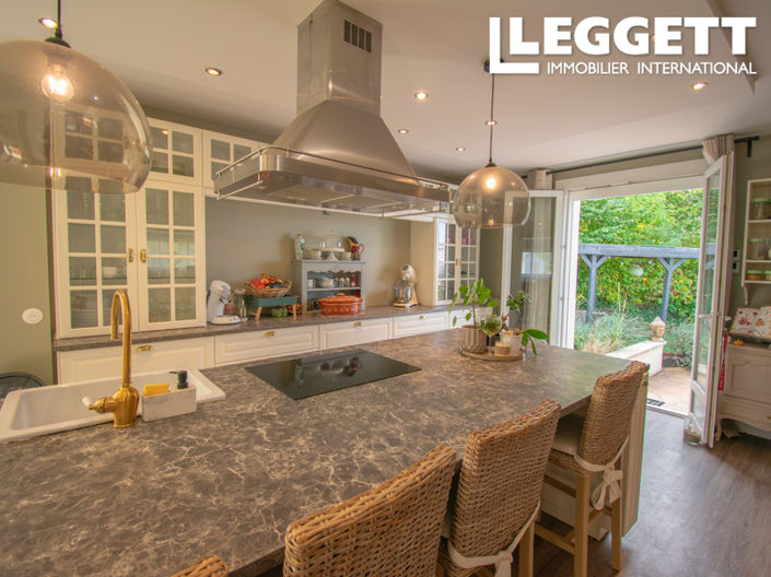 Image No.3-4 Bed House for sale