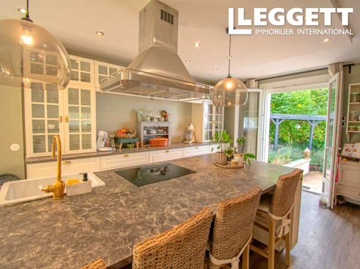 Image No.3-4 Bed House for sale