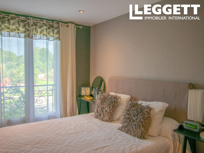 Image No.7-4 Bed House for sale