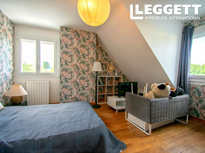 Image No.6-4 Bed House for sale