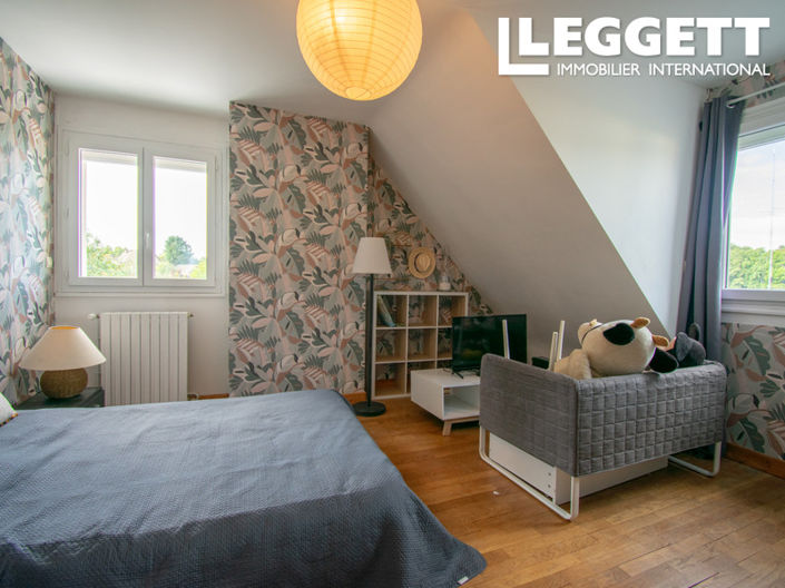 Image No.8-4 Bed House for sale