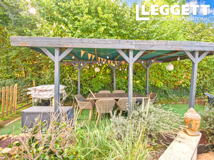 Image No.8-4 Bed House for sale