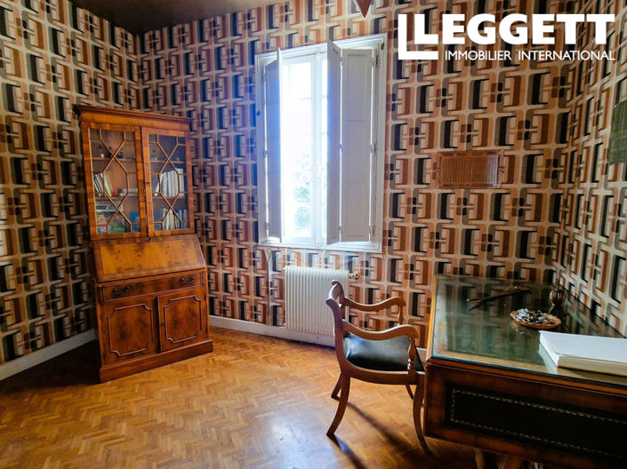 Image No.4-7 Bed Chateaux for sale