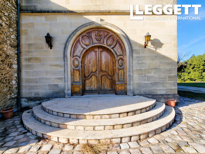 Image No.6-7 Bed Chateaux for sale