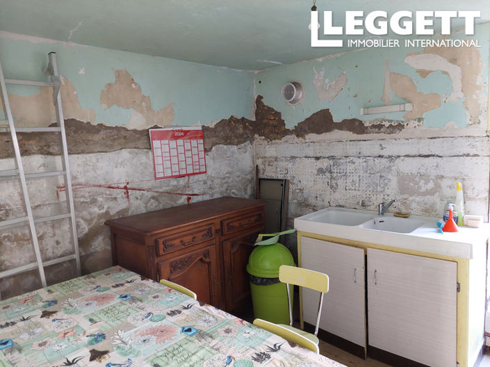 Image No.8-2 Bed House for sale