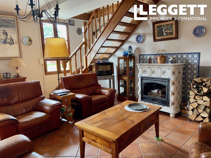 Image No.2-4 Bed House for sale