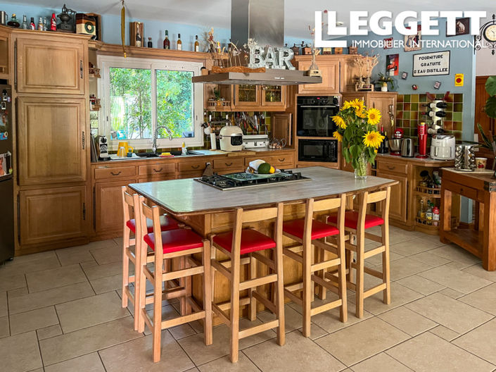 Image No.5-5 Bed House for sale