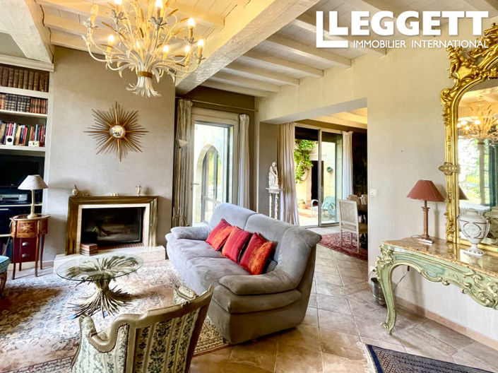 Image No.7-9 Bed House for sale