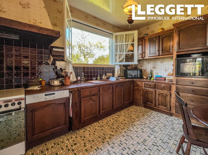 Image No.6-5 Bed House for sale